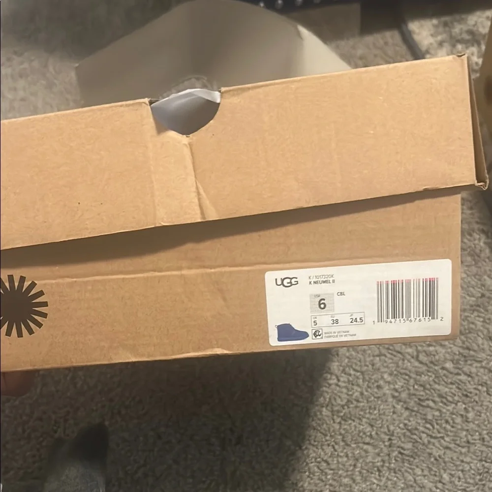 UGG men lace